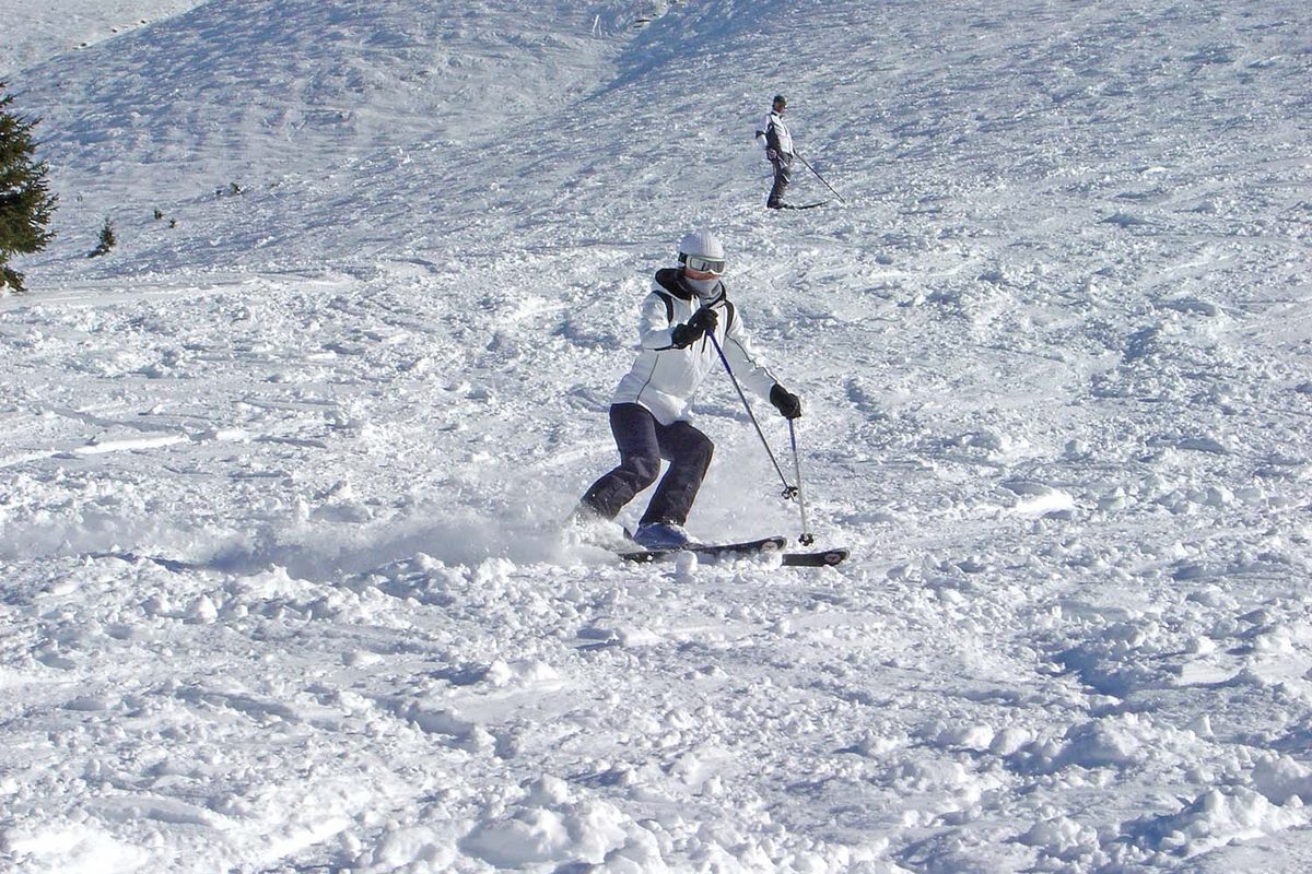 Virage dans la poudreuse